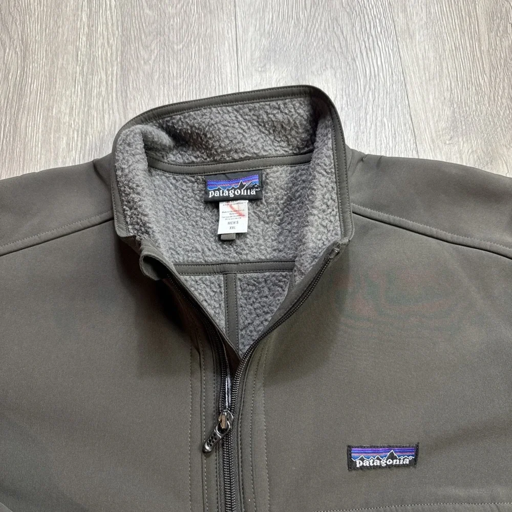 Patagonia‎ Soft Shell Jacket Men's XXL 2XL Taupe Color Sherpa Lined Winter Warm